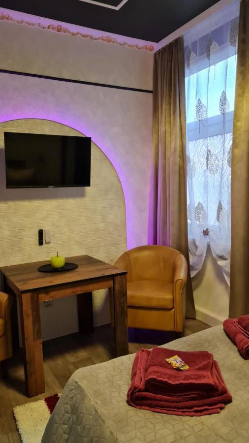 Best-Preis -Gold Suite- Mit Netflix, Self-Check-In, Ebike Ladestation, Fahrradraum, Wlan, Netflix Und Massagesessel - Direkt Am Elberadweg Im Herzen Von Wittenberge Kültér fotó